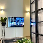 Apartment Luxury Seafront House Nearby Delphi Kirra