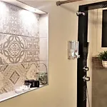 Luxury Seafront House Nearby Delphi Kirra