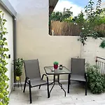 Luxury Seafront House Nearby Delphi شقة Kirra
