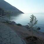Luxury Seafront House Nearby Delphi Apartment *
