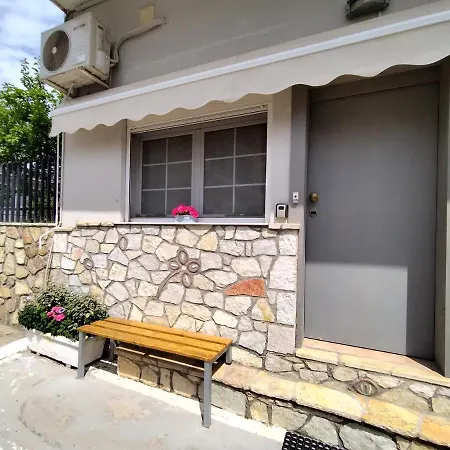 Apartment Luxury Seafront House Nearby Delphi *