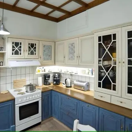 Luxury Seafront House Nearby Delphi Kirra