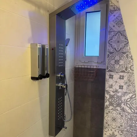 Luxury Seafront House Nearby Delphi Apartment Kirra