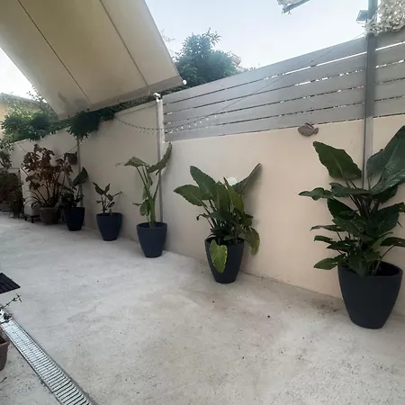 Luxury Seafront House Nearby Delphi Apartment