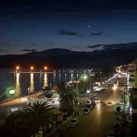 Appartamento Luxury Seafront House Nearby Delphi