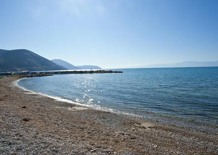 Luxury Seafront House Nearby Delphi Apartment *