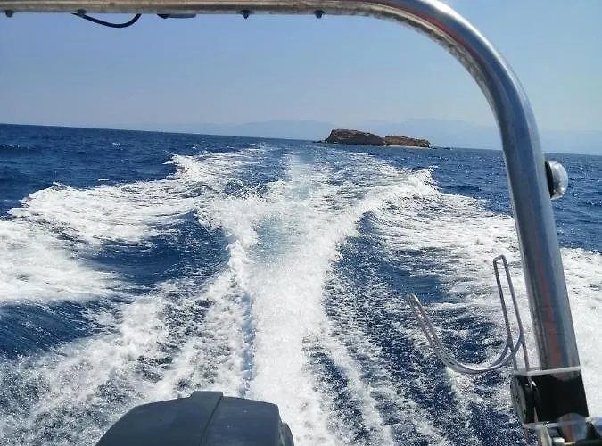 Apartment Luxury Seafront House Nearby Delphi *