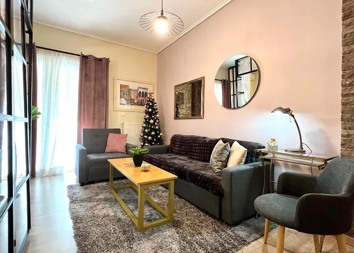 Luxury Seafront House Nearby Delphi Apartment