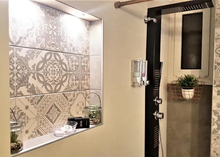 Luxury Seafront House Nearby Delphi Kirra