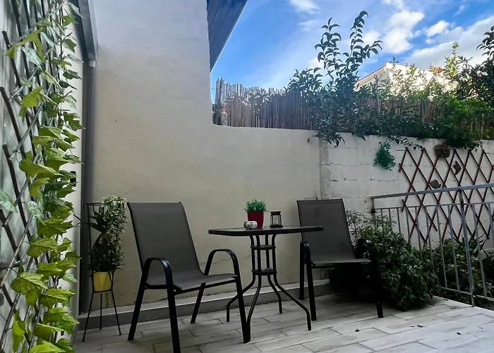 Luxury Seafront House Nearby Delphi Apartment *