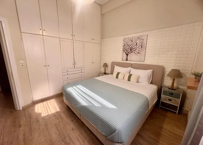 Luxury Seafront House Nearby Delphi Apartment Kirra