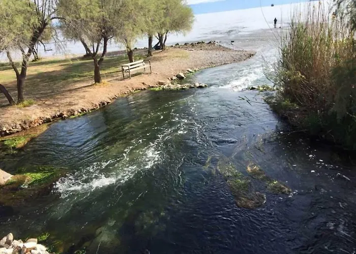 Luxury Seafront House Nearby Delphi Apartment Kirra